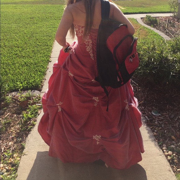 Prom or pageant dress laces up in back - Picture 4 of 4